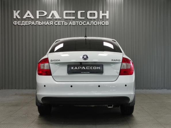 Skoda Rapid I с пробегом 2015 года, цена 862 000 рублей, 175000 км, лифтбек, Автокод Объявления