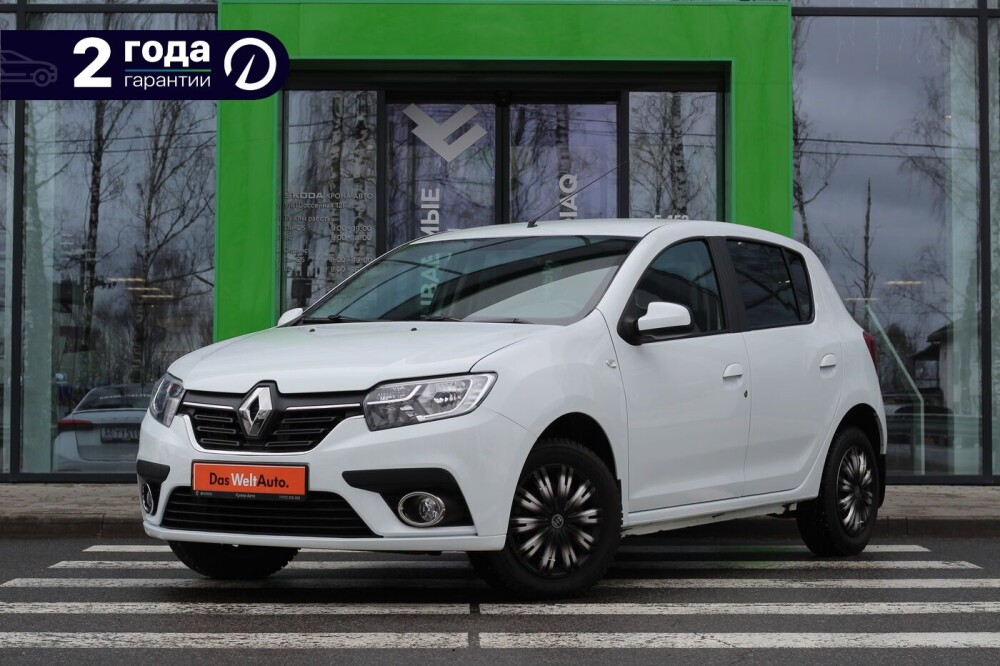 Рено сандеро в брянске. Рено сандеро 1 поколения. Renault logan 2015. Сандеро 583. Renault logan 2015.
