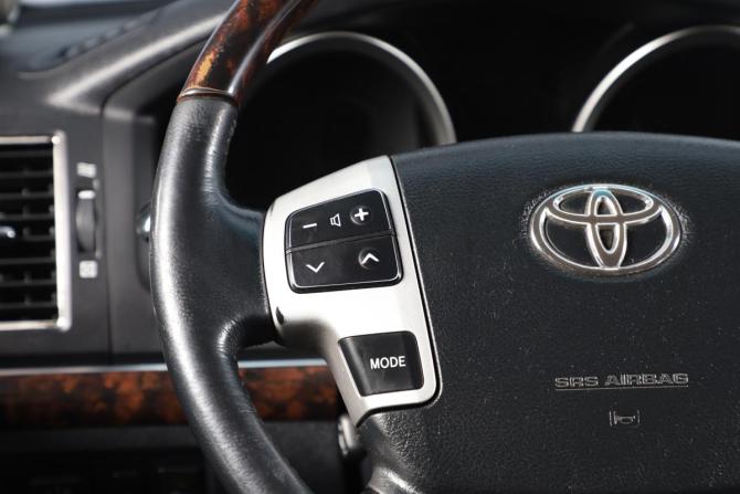 Toyota Land Cruiser 200 Series Рестайлинг 1 с пробегом 2013 года, цена 4 199 000 рублей, 229189 км, внедорожник, Автокод Объявления