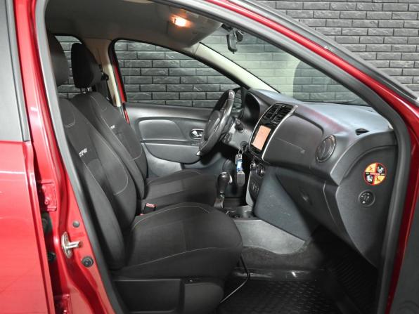 Renault Sandero II с пробегом 2017 года, цена 1 170 000 рублей, 119261 км, хэтчбек, Автокод Объявления