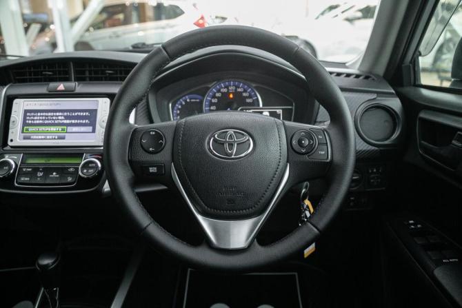 Toyota Corolla XI (E160 E170 E180) с пробегом 2013 года, цена 975 000 рублей, 121300 км, универсал, Автокод Объявления