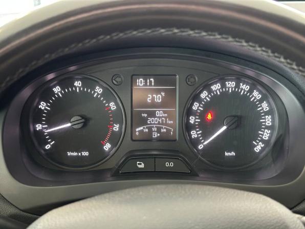 Skoda Rapid I с пробегом 2015 года, цена 970 000 рублей, 200471 км, лифтбек, Автокод Объявления