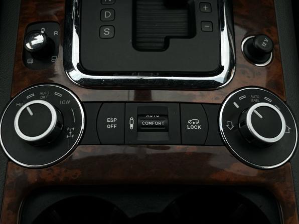 Volkswagen Touareg I Рестайлинг с пробегом 2009 года, цена 1 080 000 рублей, 281355 км, внедорожник, Автокод Объявления