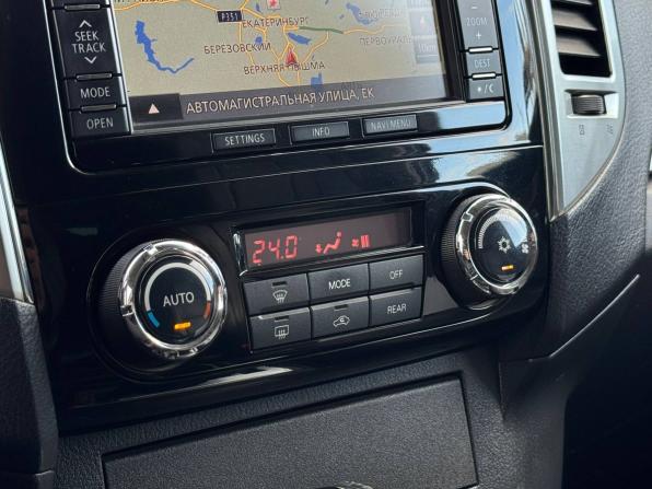 Mitsubishi Pajero IV Рестайлинг 2 с пробегом 2014 года, цена 2 369 000 рублей, 212499 км, внедорожник, Автокод Объявления