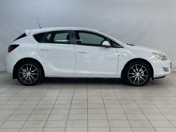 Opel Astra J с пробегом 2012 года, цена 879 000 рублей, 142598 км, хэтчбек, Автокод Объявления