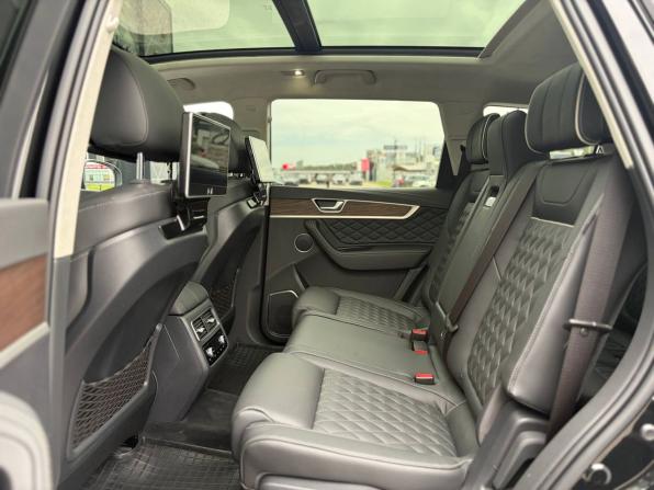 Hongqi HS7 I с пробегом 2023 года, цена 3 295 000 рублей, 74000 км, внедорожник, Автокод Объявления