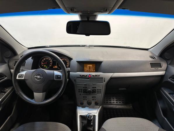 Opel Astra H Рестайлинг с пробегом 2010 года, цена 385 000 рублей, 291758 км, седан, Автокод Объявления