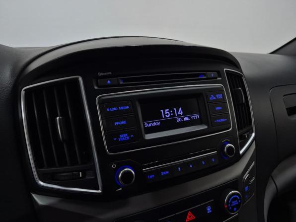 Hyundai H-1 II Рестайлинг с пробегом 2016 года, цена 2 650 000 рублей, 79200 км, минивэн, Автокод Объявления