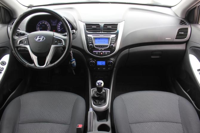 Hyundai Solaris I с пробегом 2012 года, цена 837 000 рублей, 130574 км, седан, Автокод Объявления