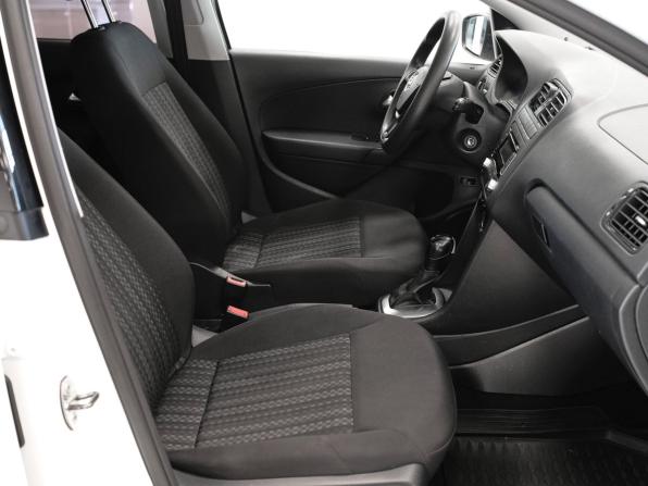 Volkswagen Polo V Рестайлинг с пробегом 2018 года, цена 1 039 000 рублей, 112496 км, седан, Автокод Объявления