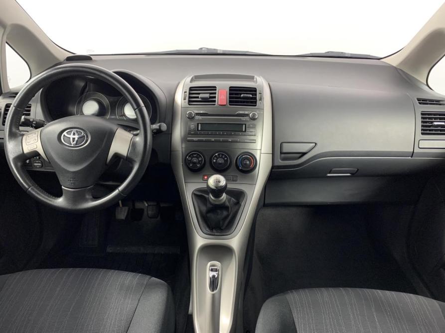 Toyota Auris I Москва  - изображение 14