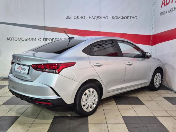 Hyundai Solaris II Рестайлинг с пробегом 2021 года, цена 1 697 000 рублей, 43000 км, седан, Автокод Объявления