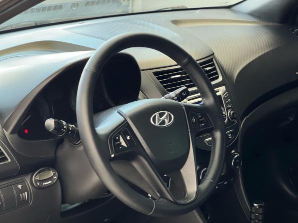 Hyundai Solaris I с пробегом 2012 года, цена 849 000 рублей, 180008 км, хэтчбек, Автокод Объявления