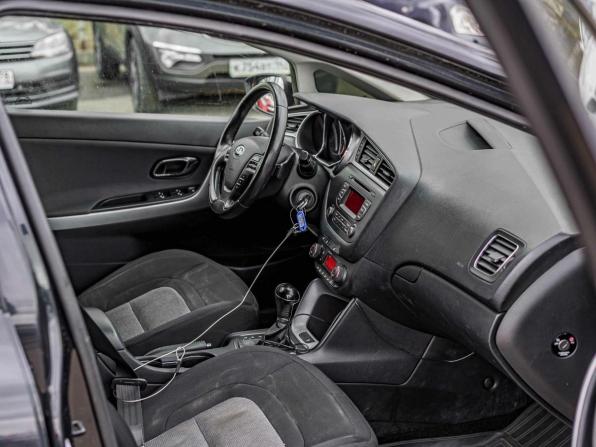 Kia Ceed II Рестайлинг с пробегом 2016 года, цена 1 040 000 рублей, 245743 км, хэтчбек, Автокод Объявления
