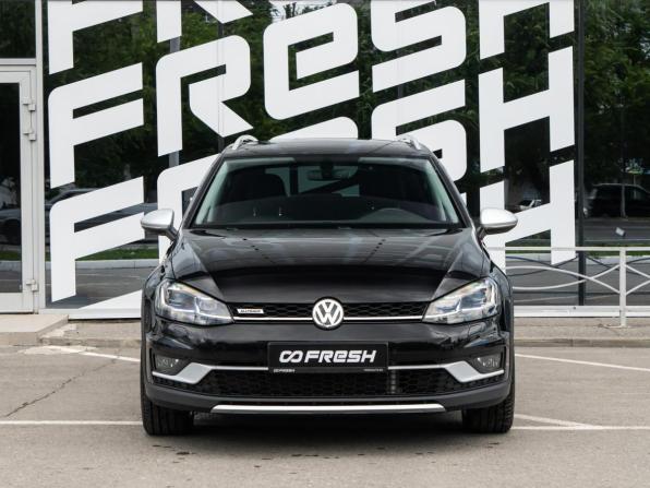 Volkswagen Golf VII Рестайлинг с пробегом 2020 года, цена 2 549 000 рублей, 215221 км, универсал, Автокод Объявления