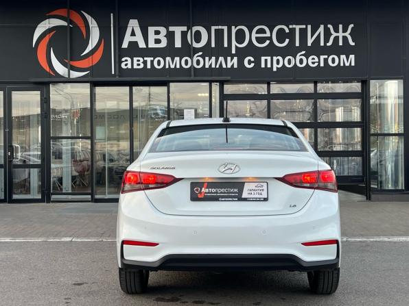 Hyundai Solaris II с пробегом 2017 года, цена 1 449 000 рублей, 96029 км, седан, Автокод Объявления