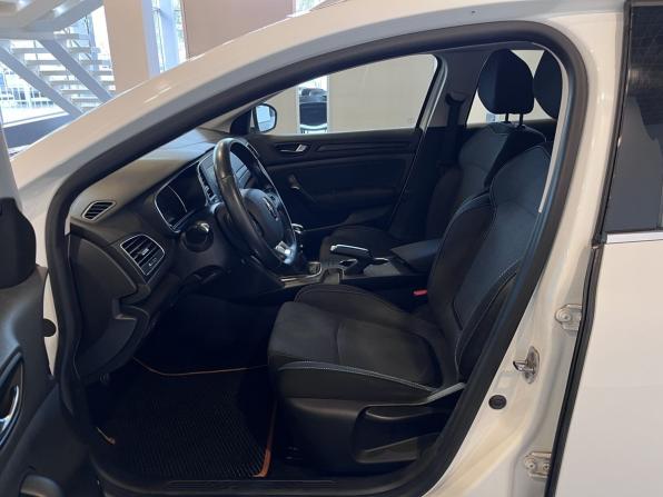 Renault Megane IV с пробегом 2018 года, цена 1 550 000 рублей, 144860 км, универсал, Автокод Объявления