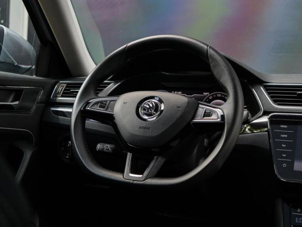 Skoda Superb III Рестайлинг с пробегом 2024 года, цена 3 690 000 рублей, 37160 км, лифтбек, Автокод Объявления