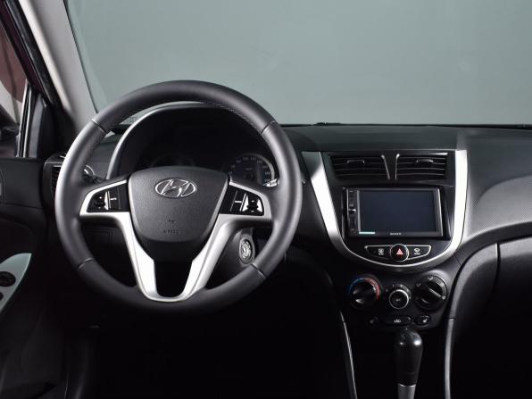 Hyundai Solaris I с пробегом 2012 года, цена 879 995 рублей, 124815 км, хэтчбек, Автокод Объявления