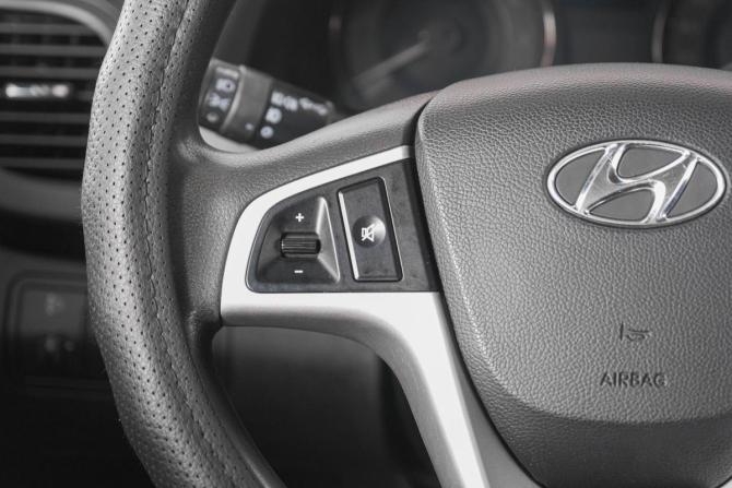 Hyundai Solaris I с пробегом 2013 года, цена 799 000 рублей, 217985 км, седан, Автокод Объявления
