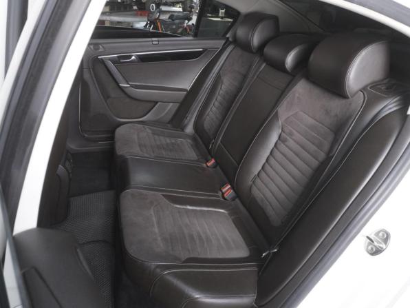 Volkswagen Passat B7 с пробегом 2013 года, цена 1 530 000 рублей, 228373 км, седан, Автокод Объявления