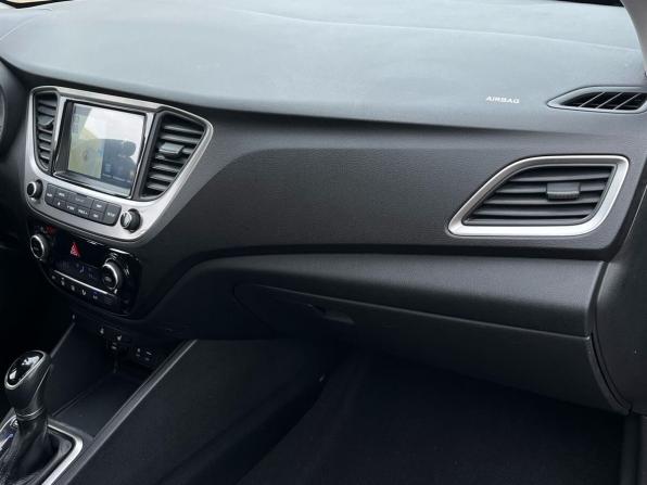 Hyundai Solaris II с пробегом 2017 года, цена 1 180 000 рублей, 180000 км, седан, Автокод Объявления