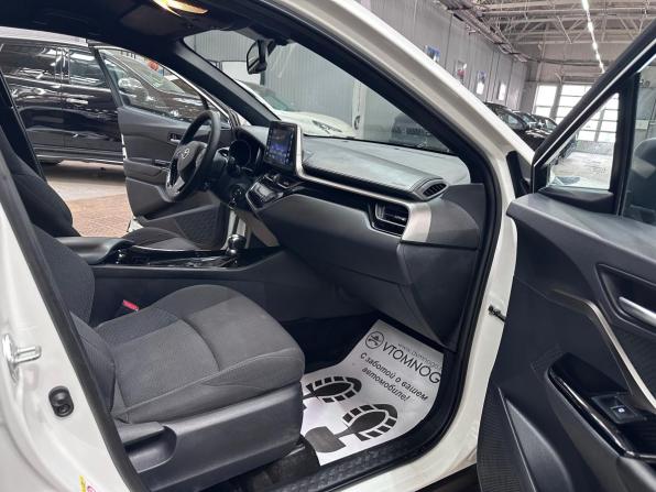 Toyota C-HR I с пробегом 2018 года, цена 2 050 000 рублей, 113429 км, внедорожник, Автокод Объявления