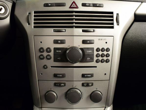 Opel Astra H Рестайлинг с пробегом 2011 года, цена 699 999 рублей, 174755 км, хэтчбек, Автокод Объявления
