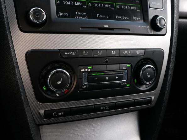 Skoda Octavia II (A5) Рестайлинг с пробегом 2012 года, цена 919 000 рублей, 210663 км, лифтбек, Автокод Объявления