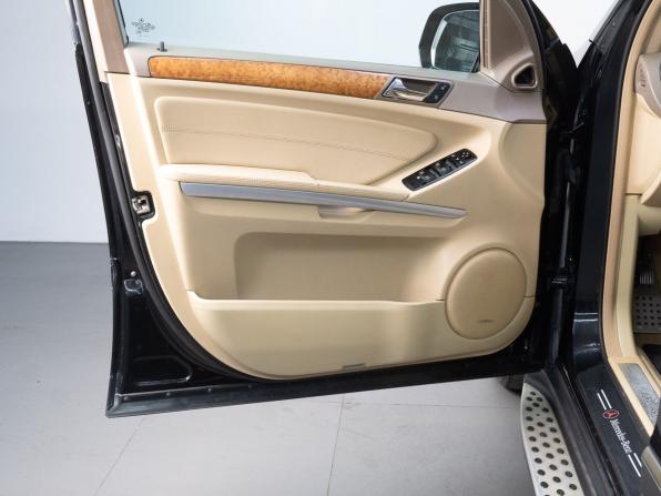 Mercedes-Benz M-Класс II (W164) Рестайлинг с пробегом 2010 года, цена 1 369 000 рублей, 240842 км, внедорожник, Автокод Объявления