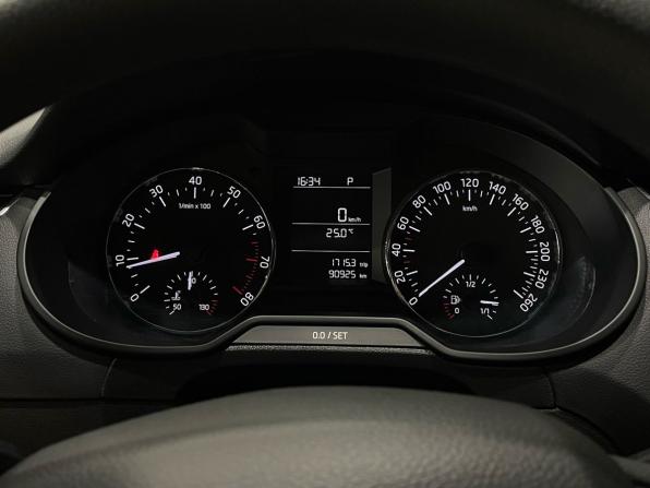 Skoda Octavia III (A7) Рестайлинг с пробегом 2017 года, цена 1 833 000 рублей, 90915 км, лифтбек, Автокод Объявления