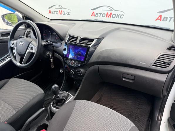 Hyundai Solaris I с пробегом 2013 года, цена 590 000 рублей, 240143 км, хэтчбек, Автокод Объявления