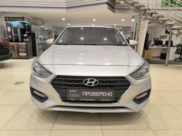 Hyundai Solaris II с пробегом 2018 года, цена 1 050 000 рублей, 200446 км, седан, Автокод Объявления