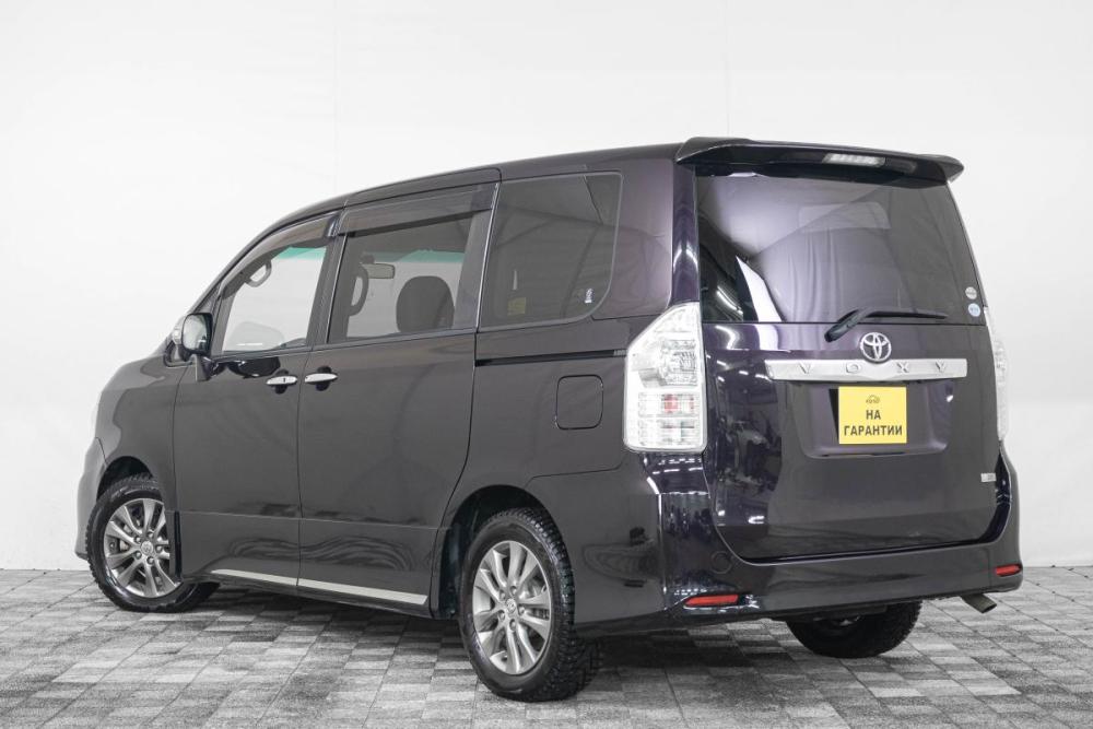 Toyota Voxy II (R70) Рестайлинг Кемерово  - изображение 5