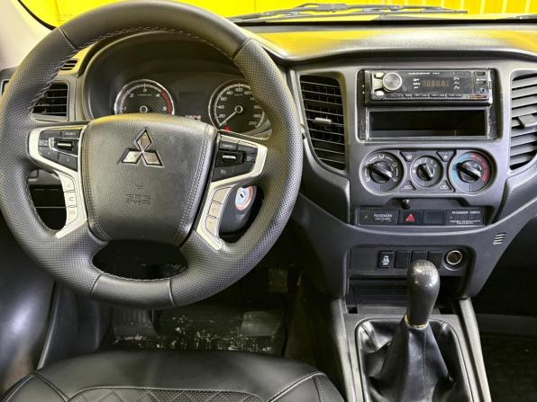 Mitsubishi L200 V Рестайлинг с пробегом 2019 года, цена 1 999 000 рублей, 238000 км, пикап, Автокод Объявления
