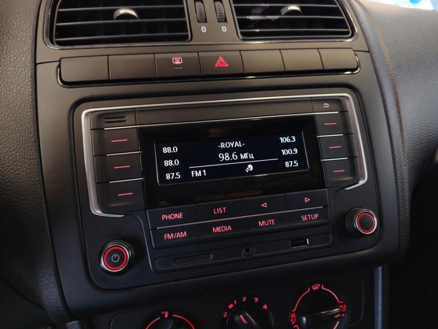Volkswagen Polo V Рестайлинг Санкт-Петербург  - изображение 13