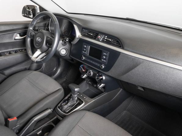 Kia Rio IV Рестайлинг с пробегом 2020 года, цена 1 420 000 рублей, 75000 км, седан, Автокод Объявления