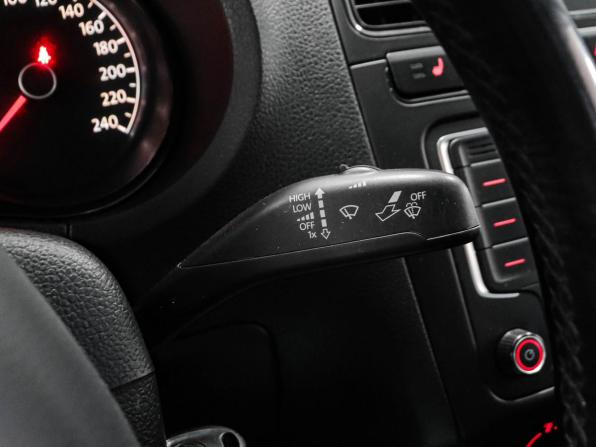 Volkswagen Polo V Рестайлинг с пробегом 2016 года, цена 1 299 000 рублей, 88544 км, седан, Автокод Объявления
