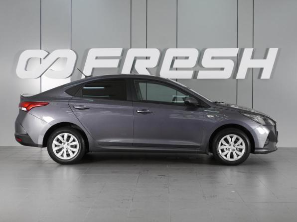 Hyundai Solaris II Рестайлинг с пробегом 2022 года, цена 1 620 000 рублей, 80671 км, седан, Автокод Объявления