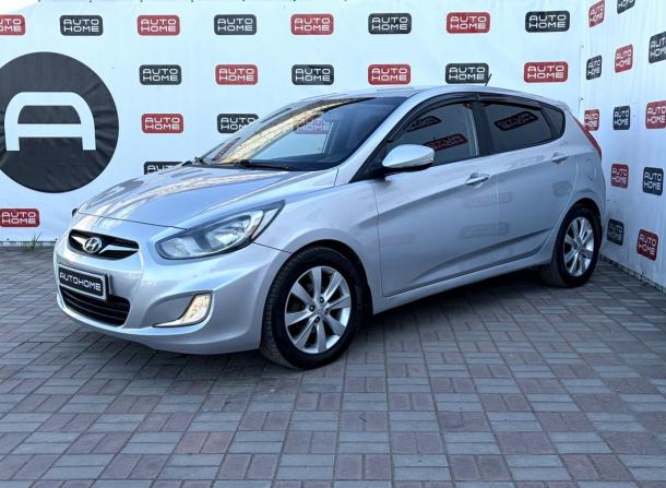 Hyundai Solaris I с пробегом 2012 года, цена 649 990 рублей, 132233 км, хэтчбек, Автокод Объявления