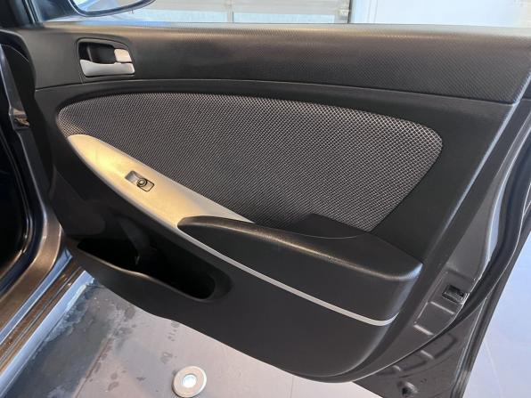 Hyundai Solaris I с пробегом 2012 года, цена 476 000 рублей, 318022 км, седан, Автокод Объявления