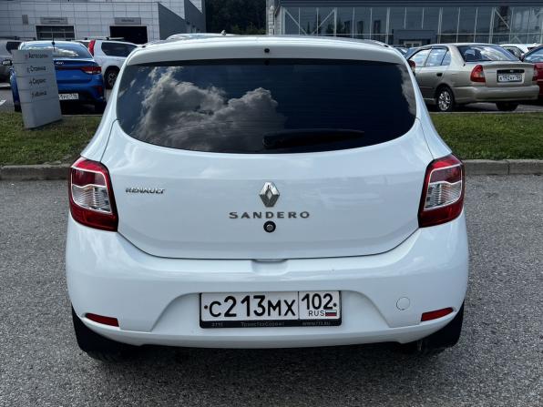 Renault Sandero II с пробегом 2015 года, цена 720 000 рублей, 150272 км, хэтчбек, Автокод Объявления