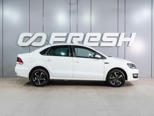 Volkswagen Polo V Рестайлинг с пробегом 2016 года, цена 1 099 000 рублей, 245126 км, седан, Автокод Объявления