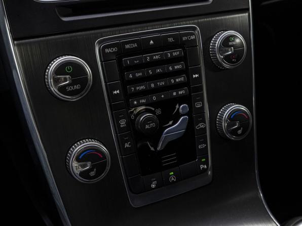 Volvo S60 II Рестайлинг с пробегом 2014 года, цена 1 379 000 рублей, 189320 км, седан, Автокод Объявления