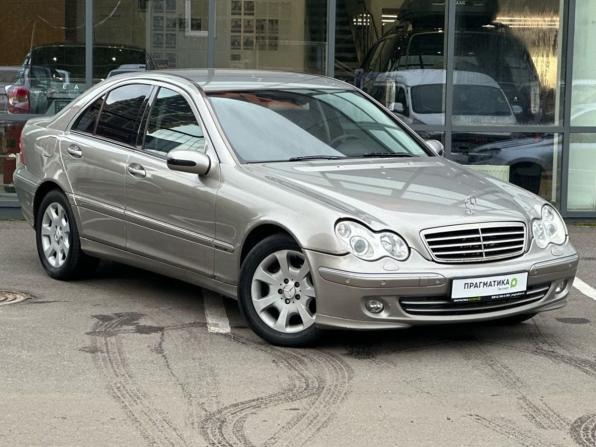 Mercedes-Benz C-Класс II (W203) Рестайлинг с пробегом 2006 года, цена 549 000 рублей, 335184 км, седан, Автокод Объявления