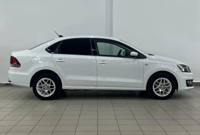 Volkswagen Polo V Рестайлинг с пробегом 2017 года, цена 1 100 000 рублей, 82925 км, седан, Автокод Объявления