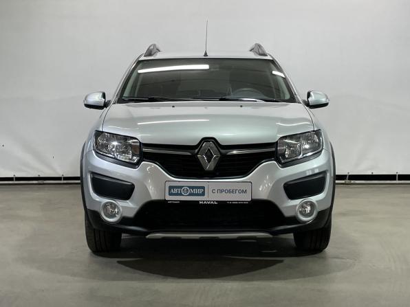 Renault Sandero II с пробегом 2015 года, цена 990 000 рублей, 117903 км, хэтчбек, Автокод Объявления