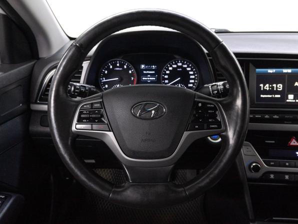 Hyundai Avante VI с пробегом 2016 года, цена 1 250 000 рублей, 179760 км, седан, Автокод Объявления