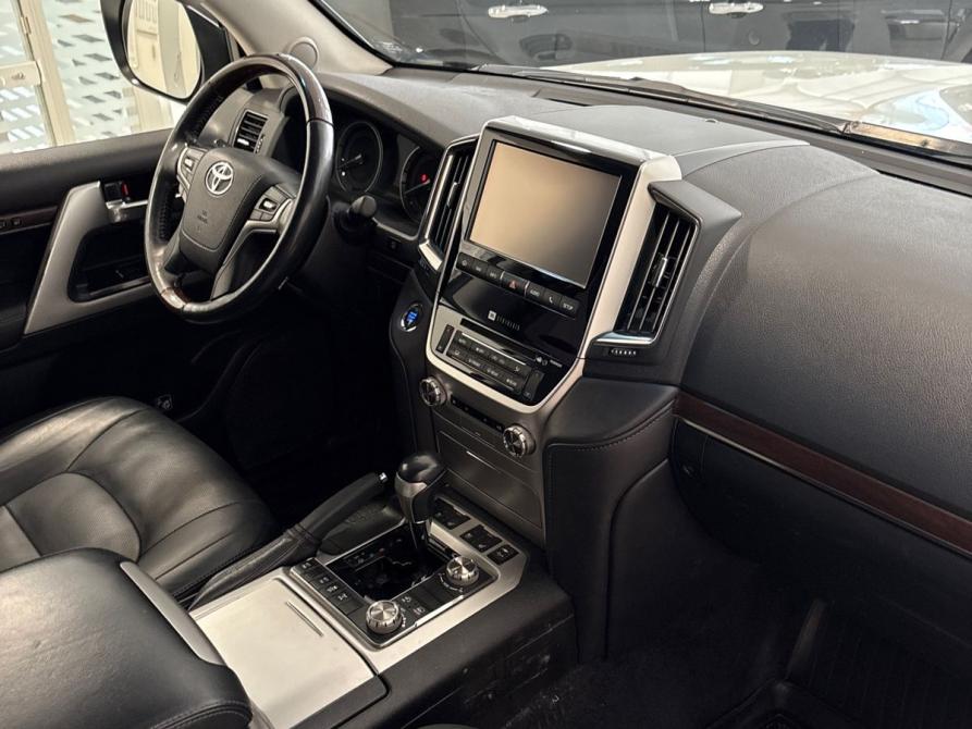 Toyota Land Cruiser 200 Series Рестайлинг 2 Омск  - изображение 12