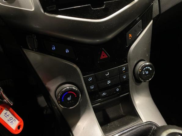 Chevrolet Cruze I Рестайлинг с пробегом 2012 года, цена 620 000 рублей, 190017 км, хэтчбек, Автокод Объявления